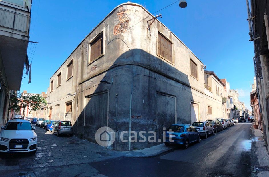 Stabile / Palazzo in Vendita in Via feliciotto angolo via cordai a Catania