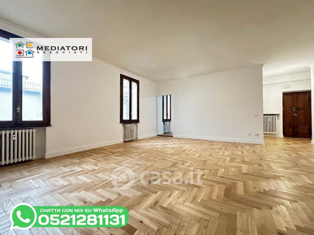 Appartamento in Vendita in Strada Cavour a Parma