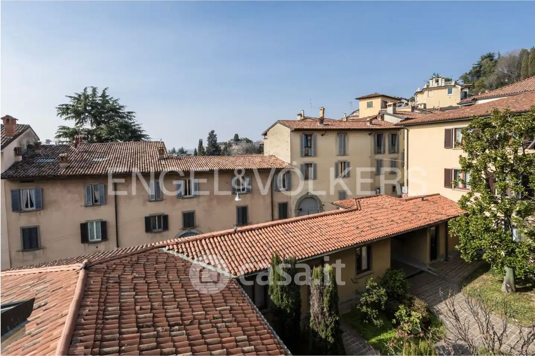 Appartamento in Vendita in Via Sant'Alessandro 55 a Bergamo