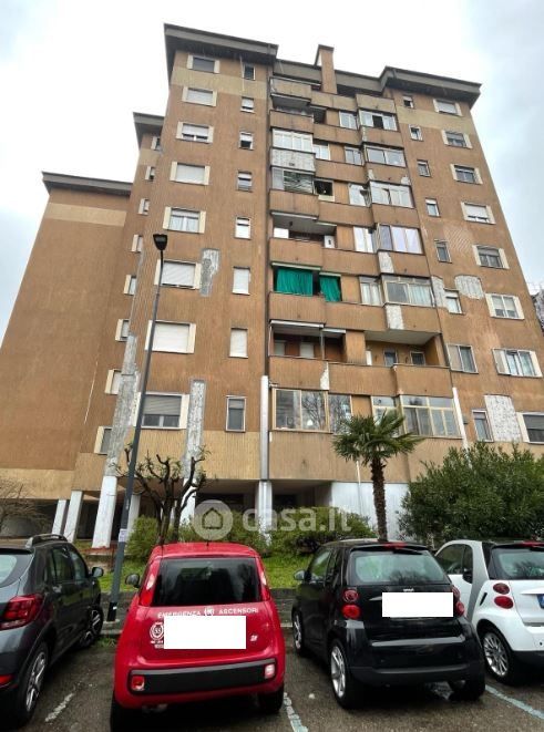 Appartamento in Vendita in Via Giolli 24 a Milano