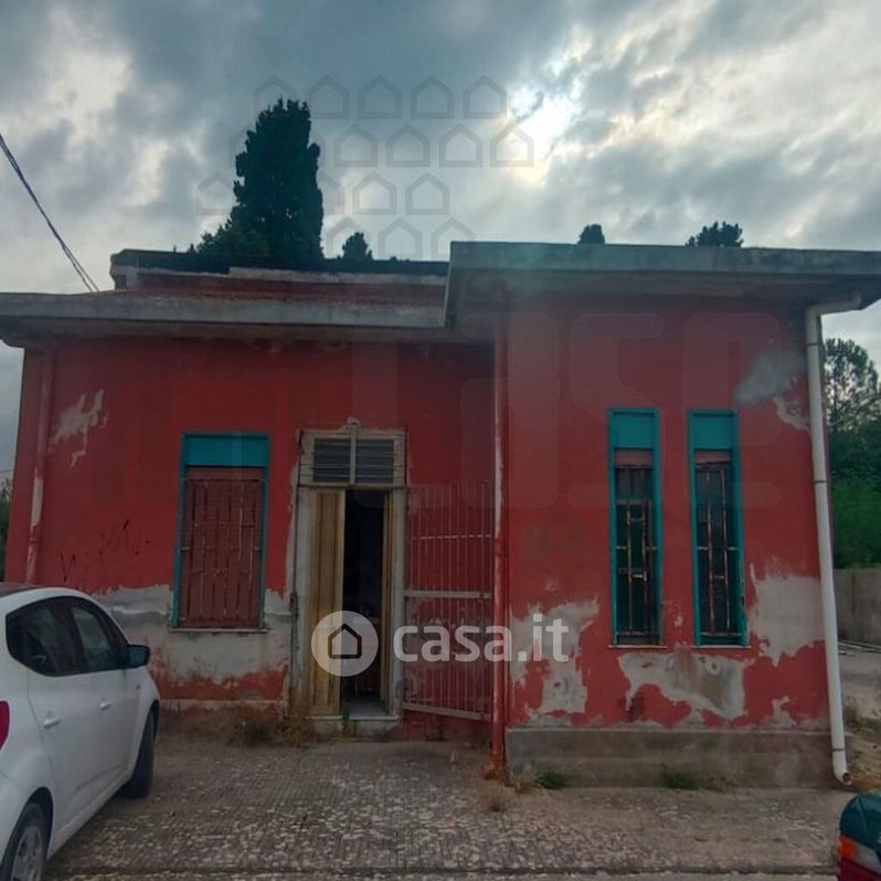 Villa in Vendita in Strada Statale 113 a Messina