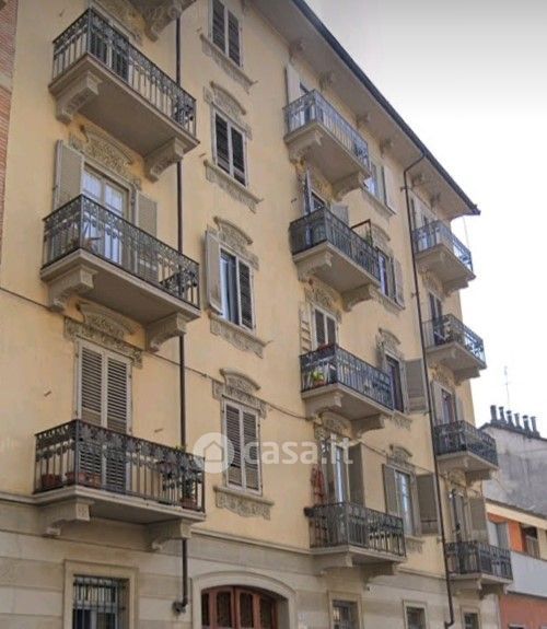 Appartamento in Vendita in Via Bognanco 6 a Torino