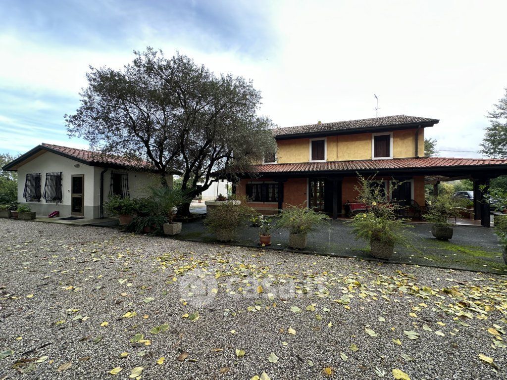 Villa in Vendita in Via Dante 54 a Mirano