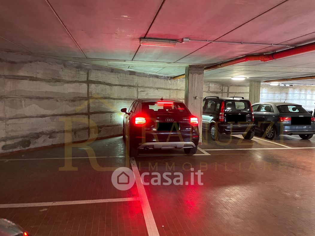 Garage/Posto auto in Affitto in Via Santo Stefano 110 a Bologna