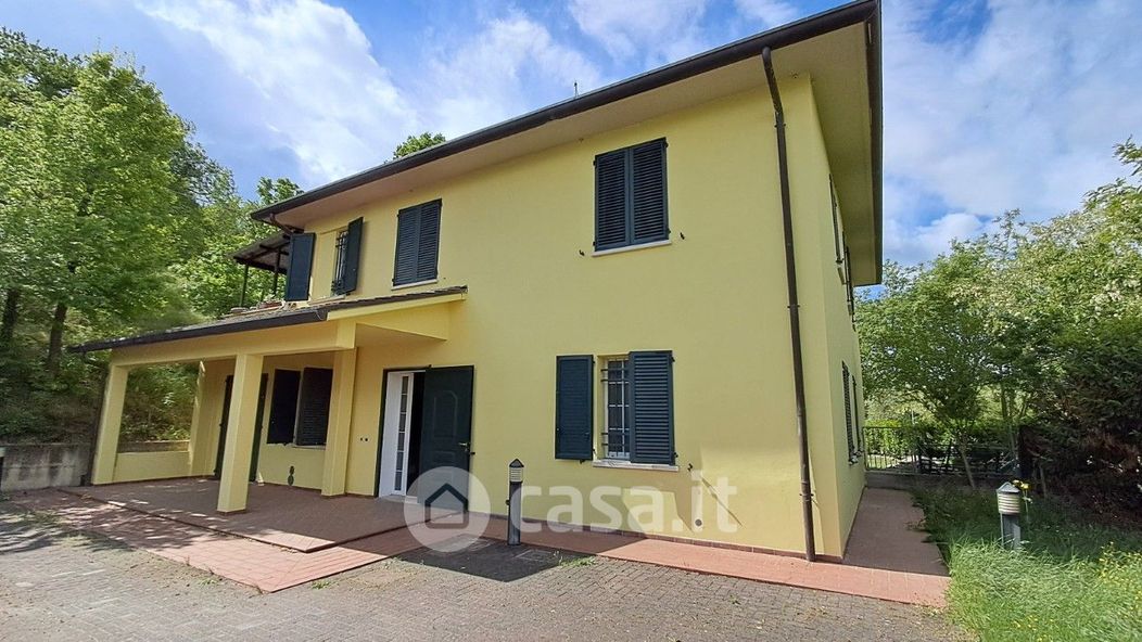 Casa Bi/Trifamiliare in Vendita in Via Del Partigiano a Forlì
