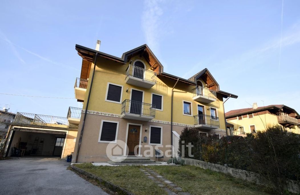 Villa in Vendita in Via Cairoli 36 a Asiago