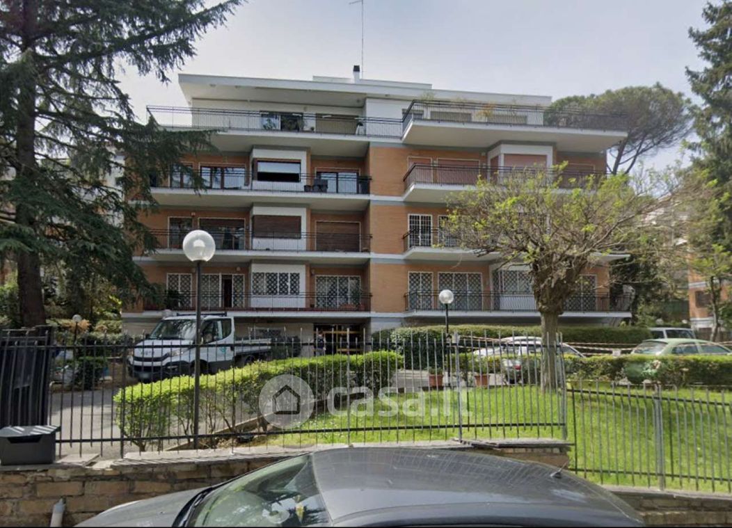 Appartamento in Vendita in Via Calalzo a Roma