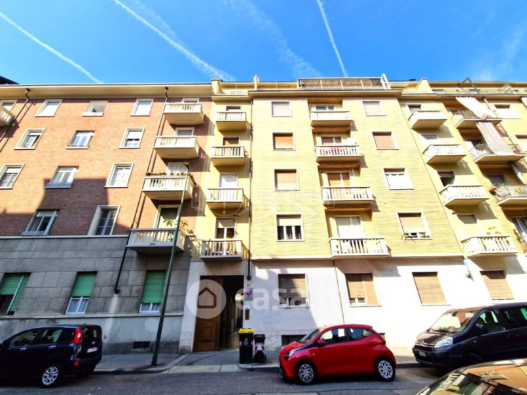 Appartamento in Vendita in Via Zumaglia 11 a Torino