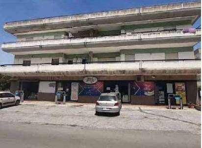 Negozio/Locale commerciale in Vendita in Via Bengasi 20 a Anzio