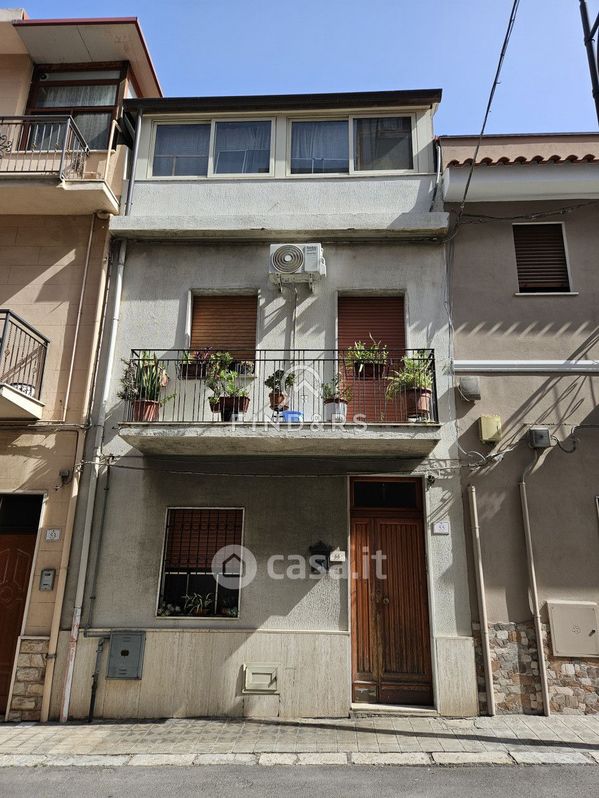 Casa indipendente in Vendita in Via Gebbione a Reggio Calabria