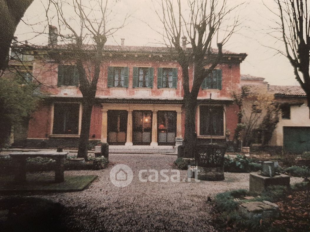 Villa in Vendita in Via Carlo Alberto 31 a Sommacampagna