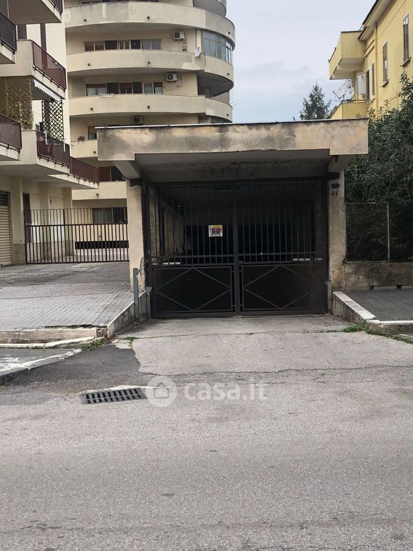 Garage/Posto auto in Vendita in Via Serroni a Battipaglia