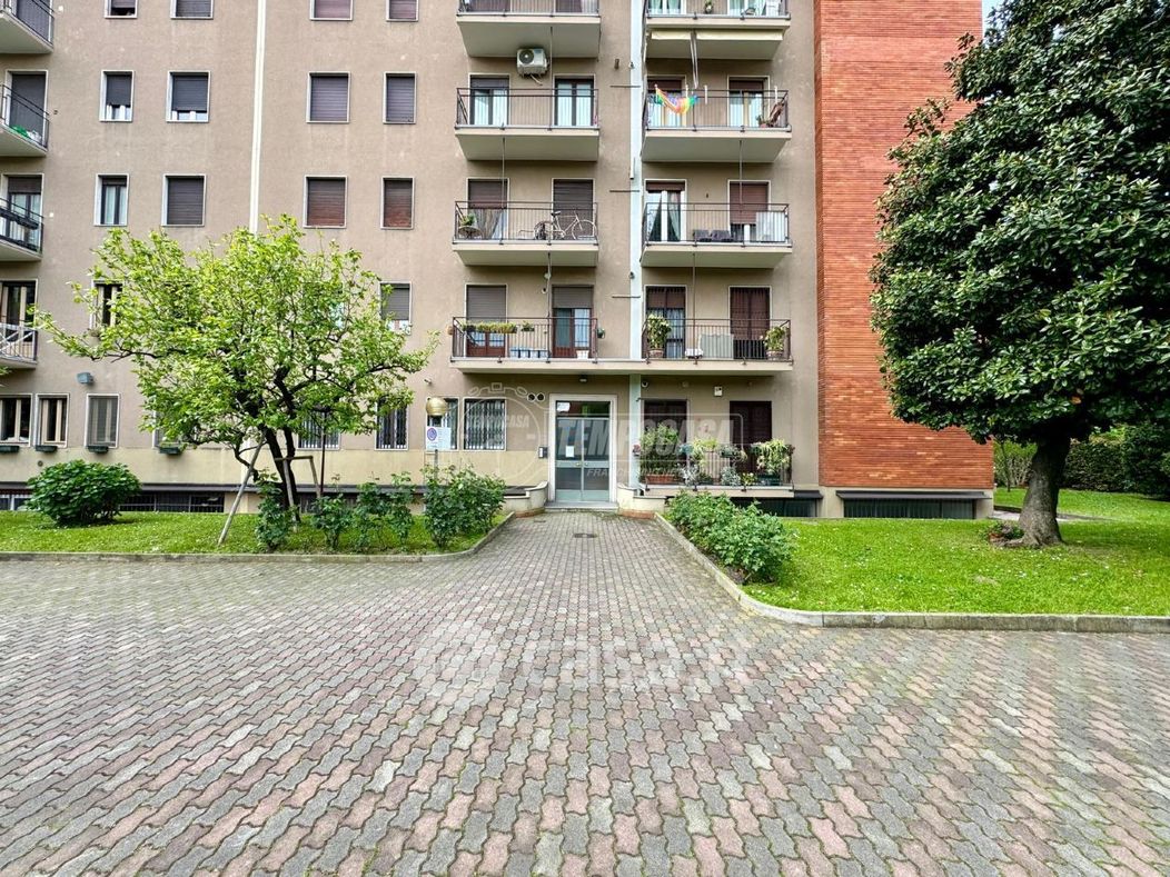 Appartamento in Vendita in Via Mecenate a Milano