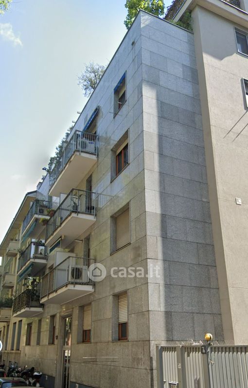 Appartamento in Vendita in Via Barbavara 7 A a Milano