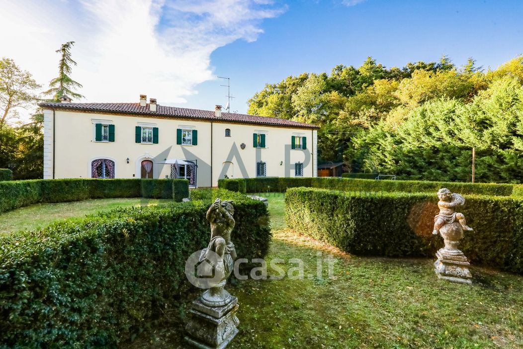 Villa in Vendita in Via sorrento a Cesena