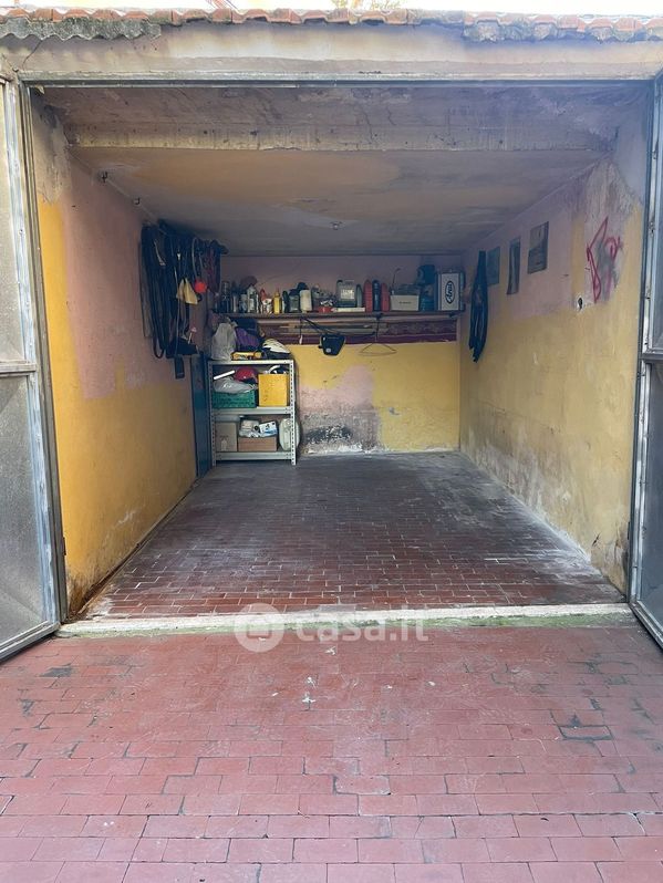Garage/Posto auto in Vendita in Via Giacinto Bruzzesi 11 a Roma