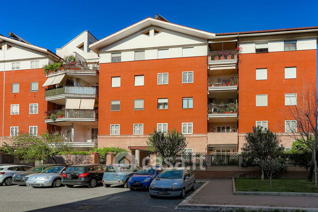 Appartamento in Vendita in Via Lucio Lombardo Radice a Roma