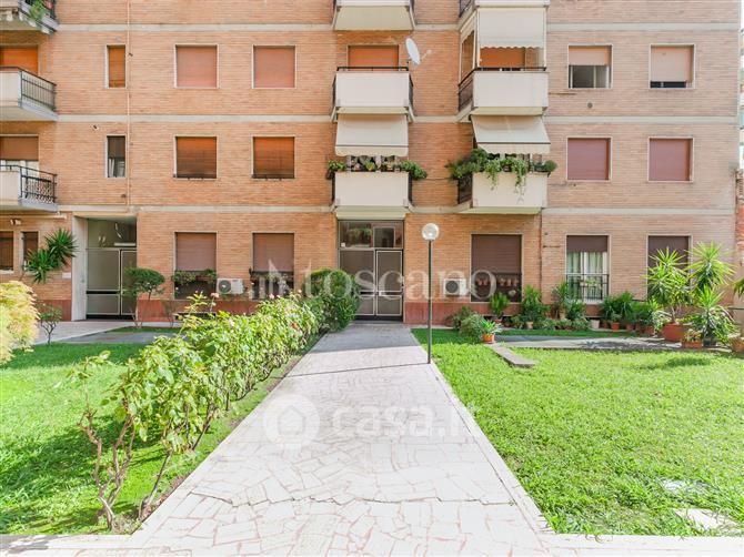 Appartamento in Affitto in Via Alfonso Capecelatro a Milano