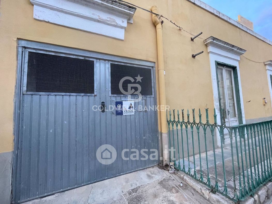 Garage/Posto auto in Vendita in Via Napoli 74 a Pozzallo