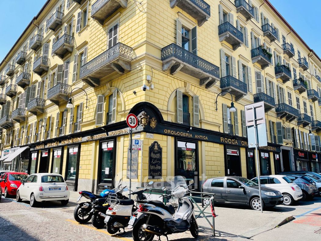 Negozio/Locale commerciale in Affitto in Lagrange 40 a Torino