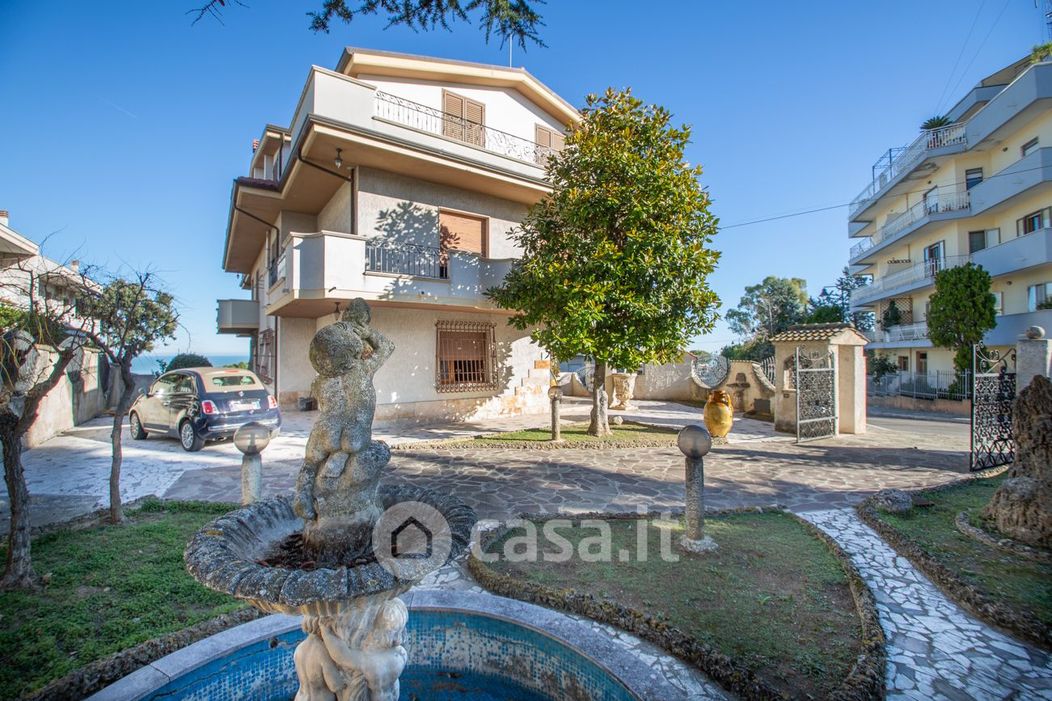Casa indipendente in Vendita in Strada Provinciale per Pescara - San Silvestro 98 a Pescara