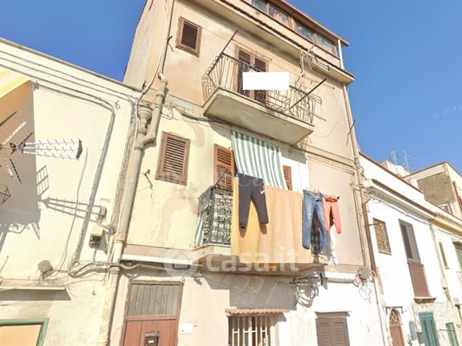 Appartamento in Vendita in Via Umberto Maddalena a Palermo