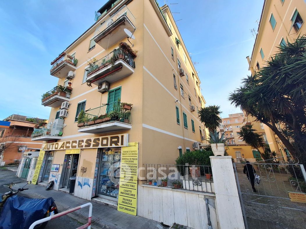 Appartamento in Vendita in Via Tor de Schiavi a Roma