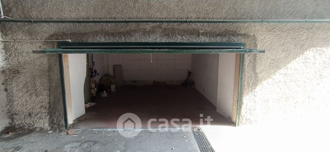 Garage/Posto auto in Vendita in Via Serra 6 a Genova