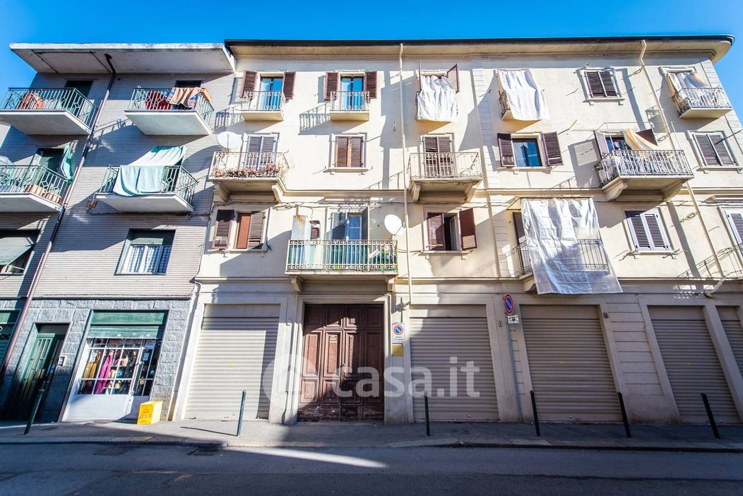 Appartamento in Vendita in Via Sesia 19 a Torino
