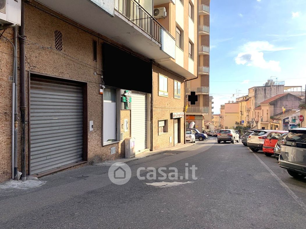 Negozio/Locale commerciale in Vendita in Via Mario Greco 125 a Catanzaro