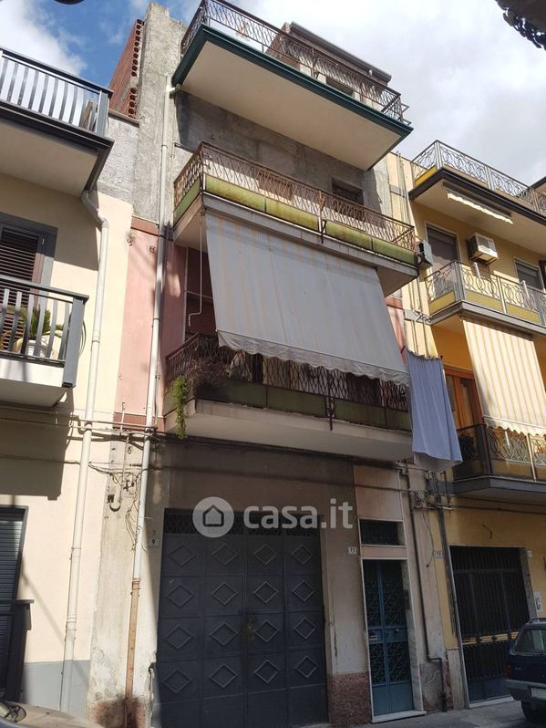 Appartamento in Vendita in Via Arno 11 a Paternò
