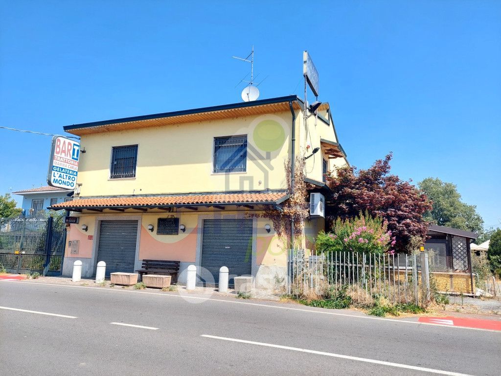 Negozio/Locale commerciale in Vendita in Via Passo dei Guselli a Piacenza