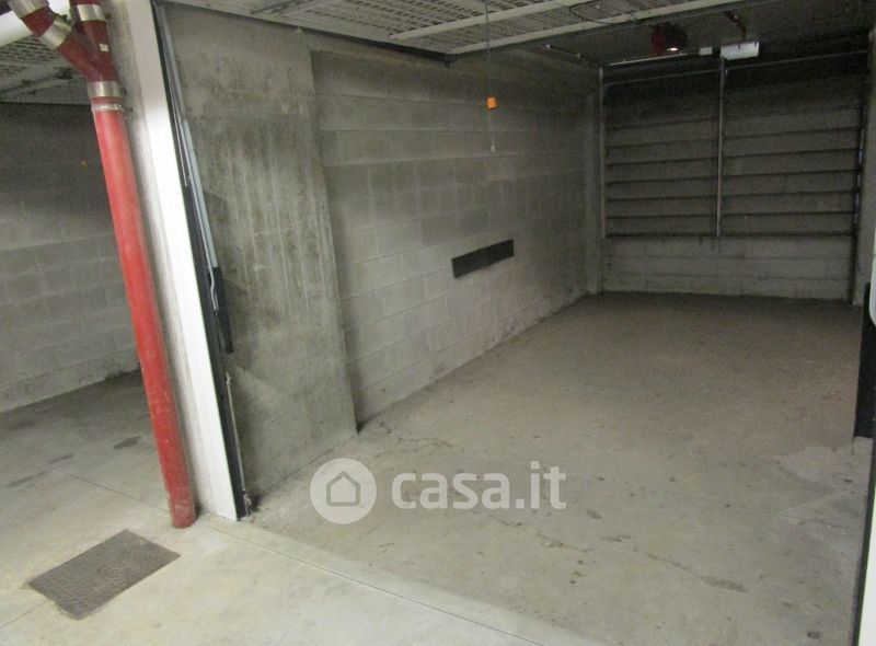 Garage/Posto auto in Vendita in Via Carlo Vittadini 3 /a a Milano