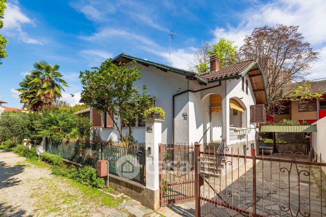 Villa in Vendita in Via Cavagnolo 21 a Torino