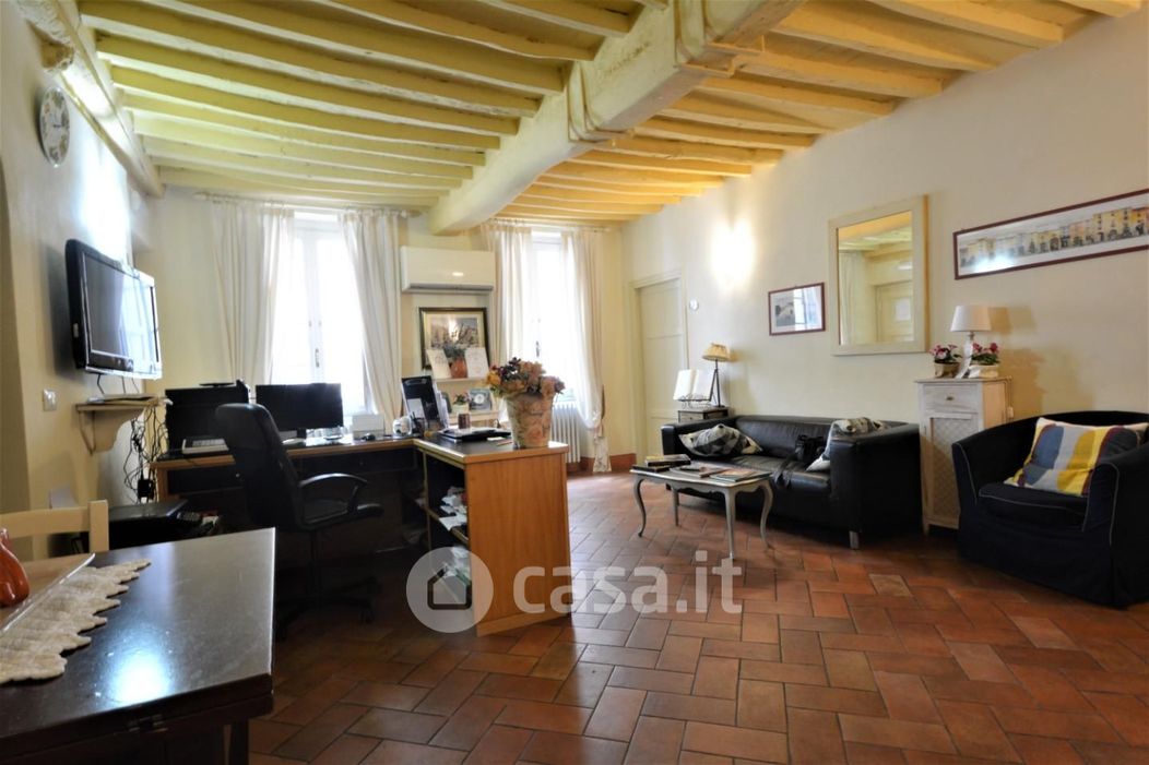 Appartamento in Vendita in Via Canuleia 55100 a Lucca