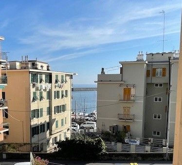 Appartamento in Vendita in Via Loano a Genova