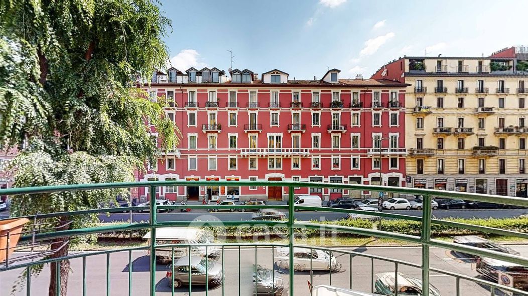 Appartamento in Vendita in Viale Gian Galeazzo 9 a Milano