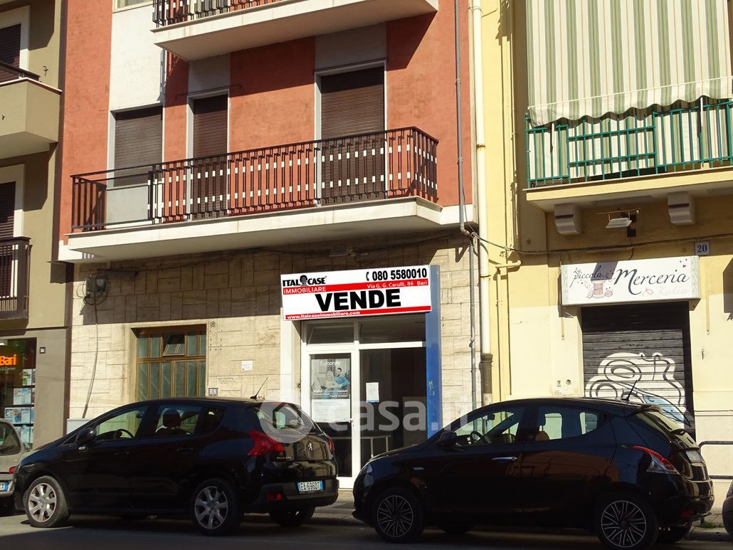 Negozio/Locale commerciale in Vendita in Via Giulio Petroni 18 /A a Bari