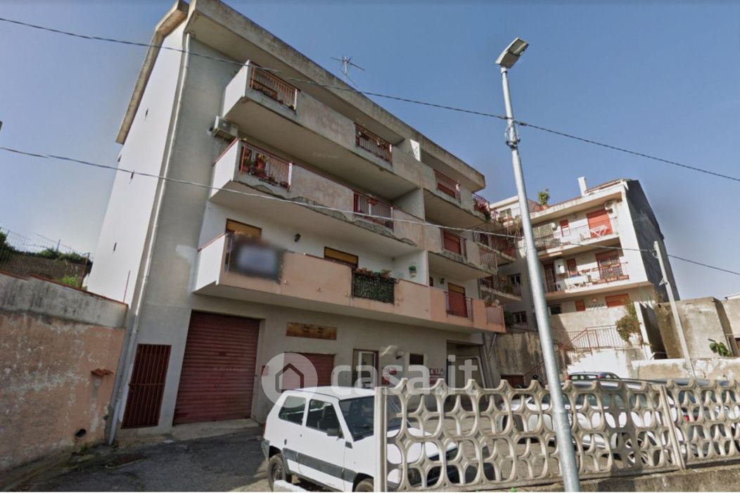 Appartamento in Vendita in Piazza Immacolata di Marmo a Messina