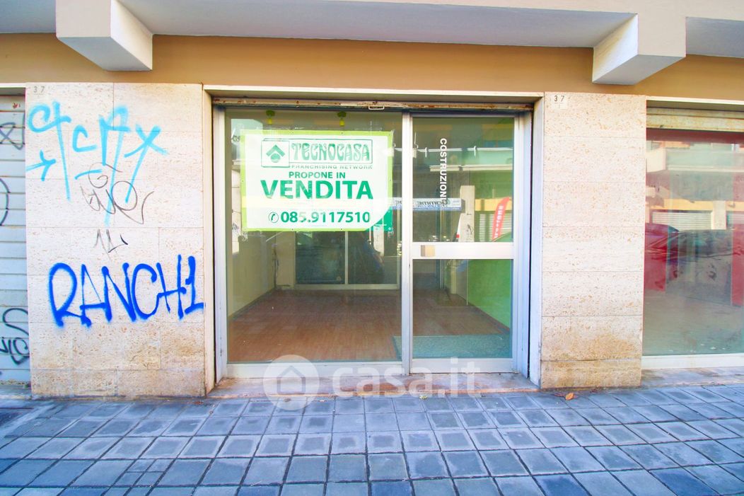 Negozio/Locale commerciale in Vendita in Via Raffaello Sanzio 37 a Pescara