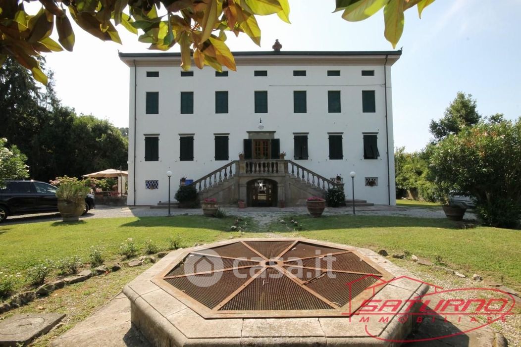 Casa Bi/Trifamiliare in Vendita in Via del Parco a Lucca