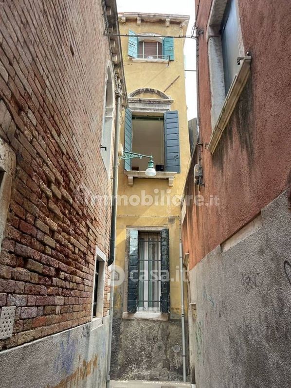Appartamento in Vendita in Fondamenta de le Grue 1 a Venezia