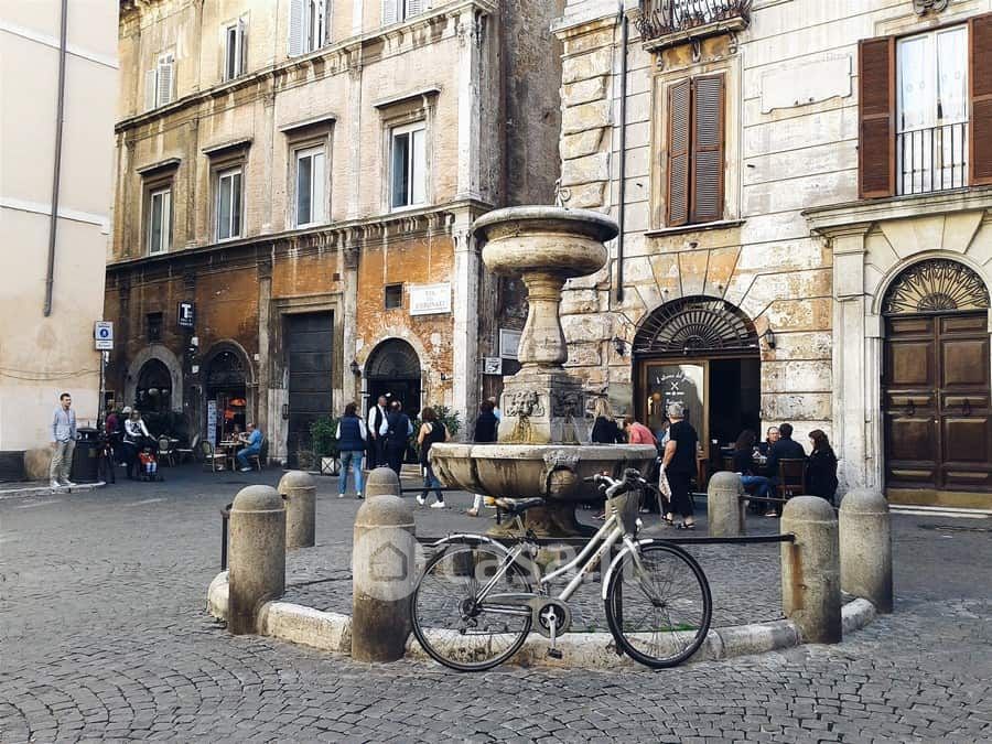 Negozio/Locale commerciale in Affitto in Piazza di Montevecchio 20 a Roma