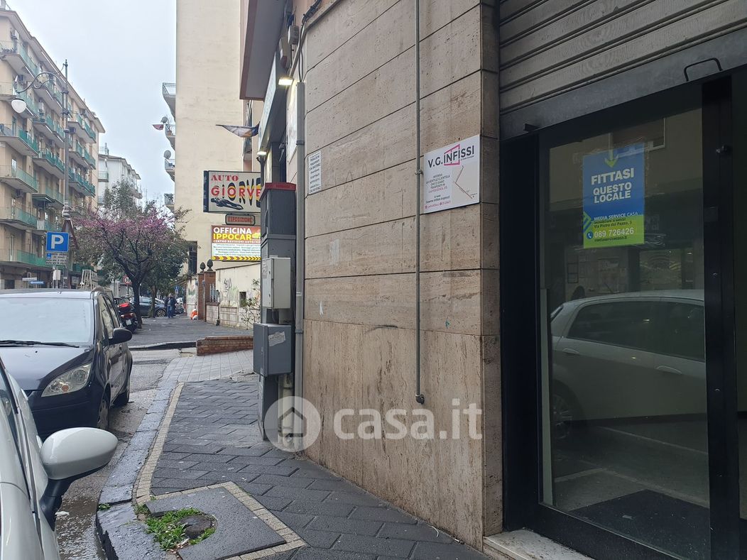 Negozio/Locale commerciale in Affitto in Via Pietro del Pezzo 57 a Salerno