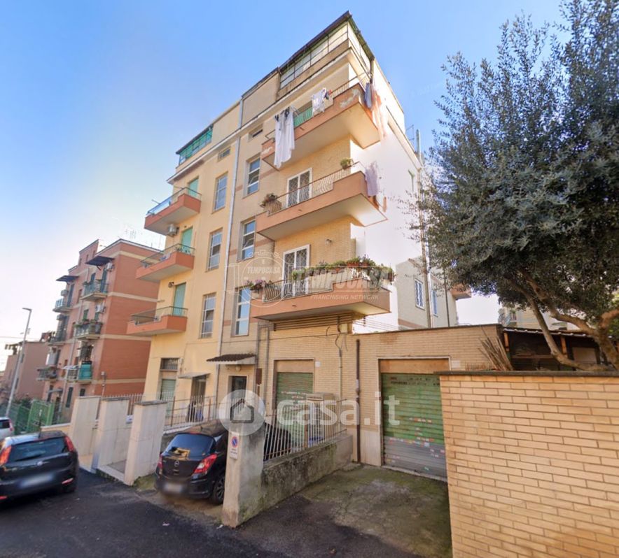 Appartamento in Vendita in Via delle Nespole a Roma