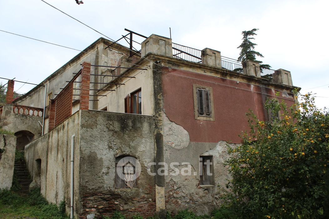 Casa indipendente in Vendita in Via Torrione San Filippo Messina a Messina
