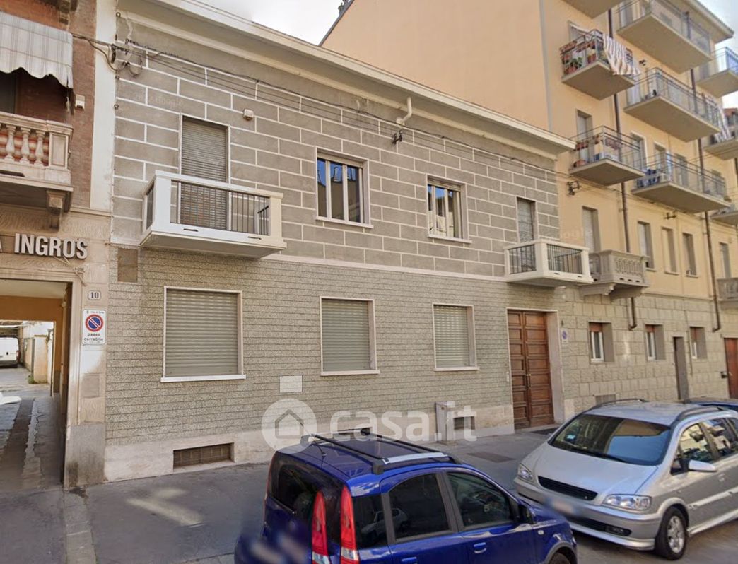 Palazzo in Vendita in Via Pettinengo 8 a Torino