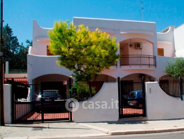 Casa indipendente in Vendita in Via Palo del Colle a Bitonto