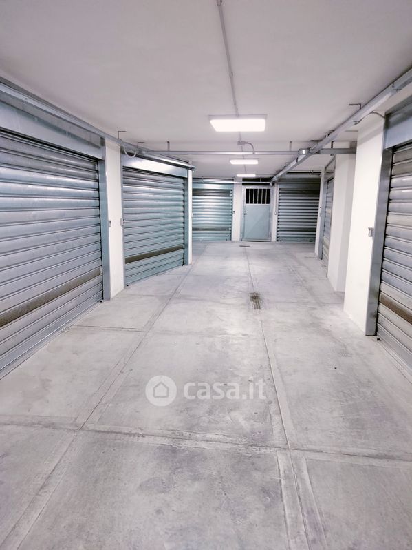Garage/Posto auto in Vendita in Via Giudici a Angri