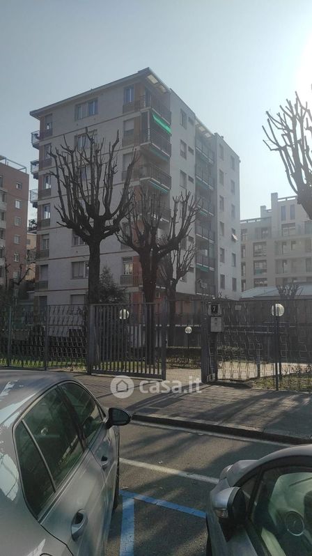Appartamento in Vendita in Viale Legioni Romane 7 a Milano